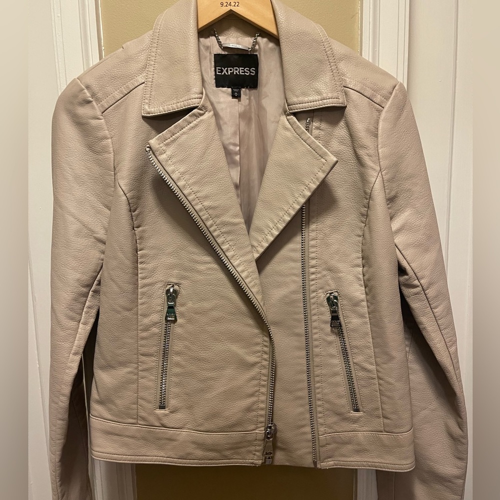 Express Jacket Size M